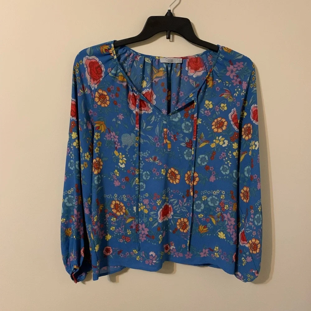 DALIA Floral Top size Medium - Picture 12 of 13